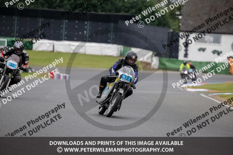 Vintage motorcycle club;eventdigitalimages;mallory park;mallory park trackday photographs;no limits trackdays;peter wileman photography;trackday digital images;trackday photos;vmcc festival 1000 bikes photographs